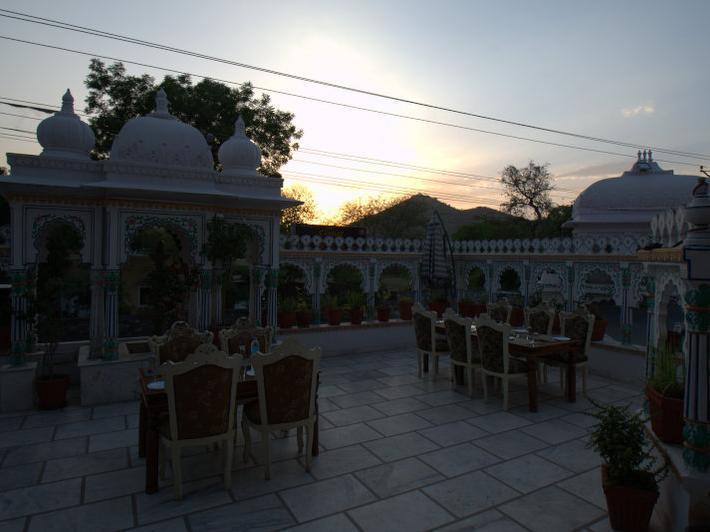 Fabhotel Prime Empire Palace Udaipur Exterior photo